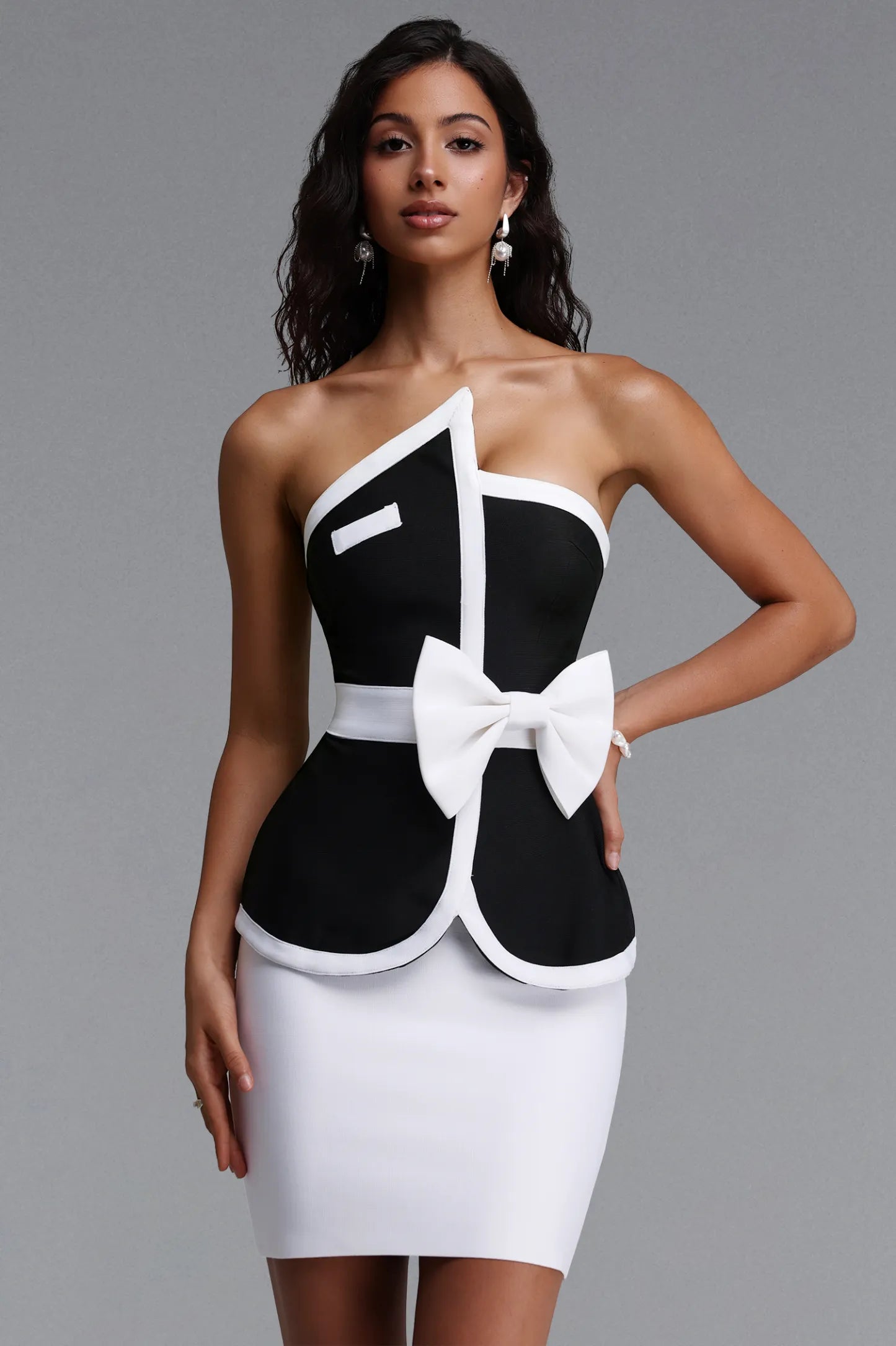 Color Block Bow Detail Peplum Mini Dress - Black & White