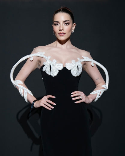 Exquisite Velvet & Floral Appliqué Evening Gown – Midnight Black